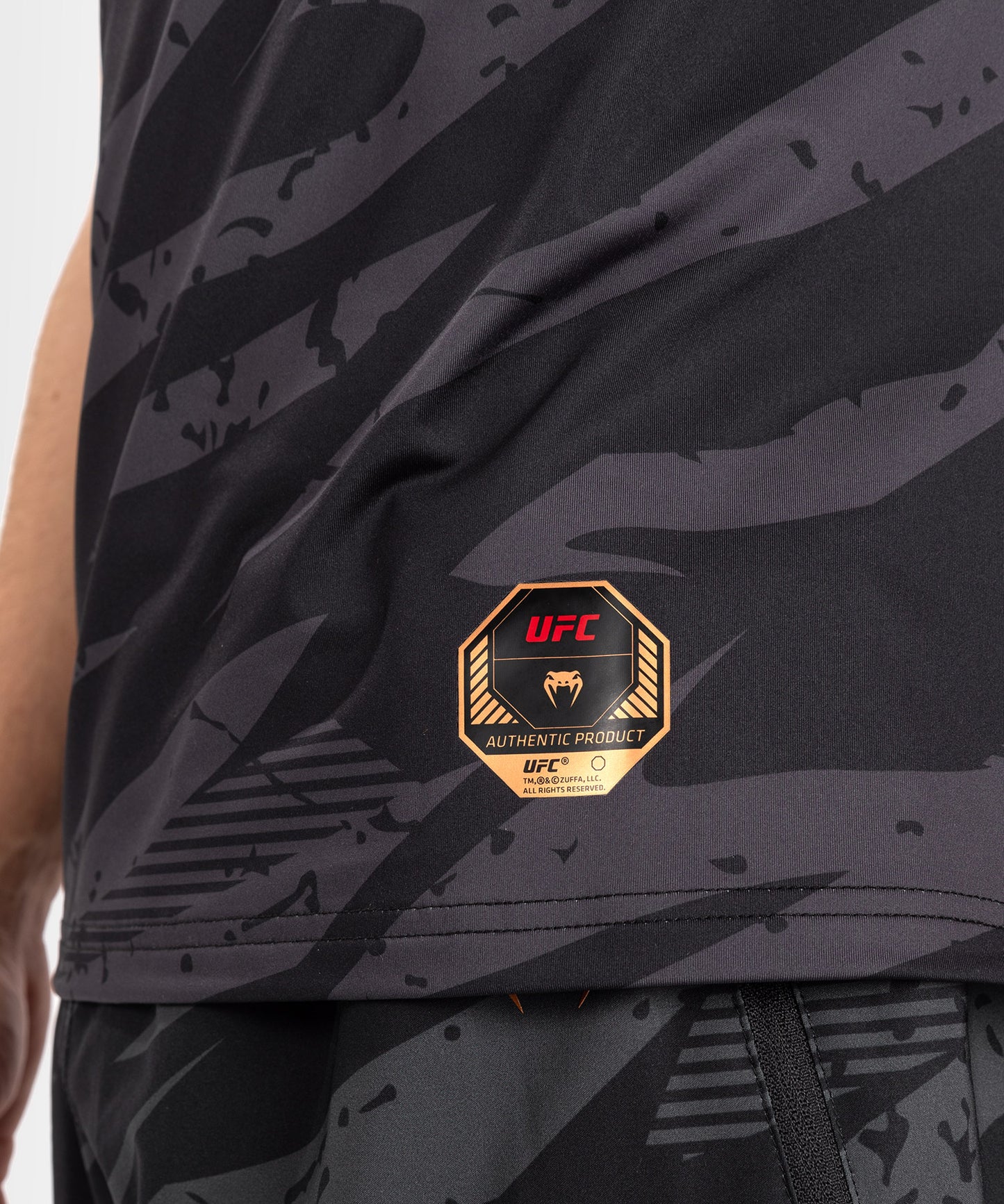 UFC Adrenaline by Venum Fight Week Herren Dry Tech T-Shirt - Urban Camo