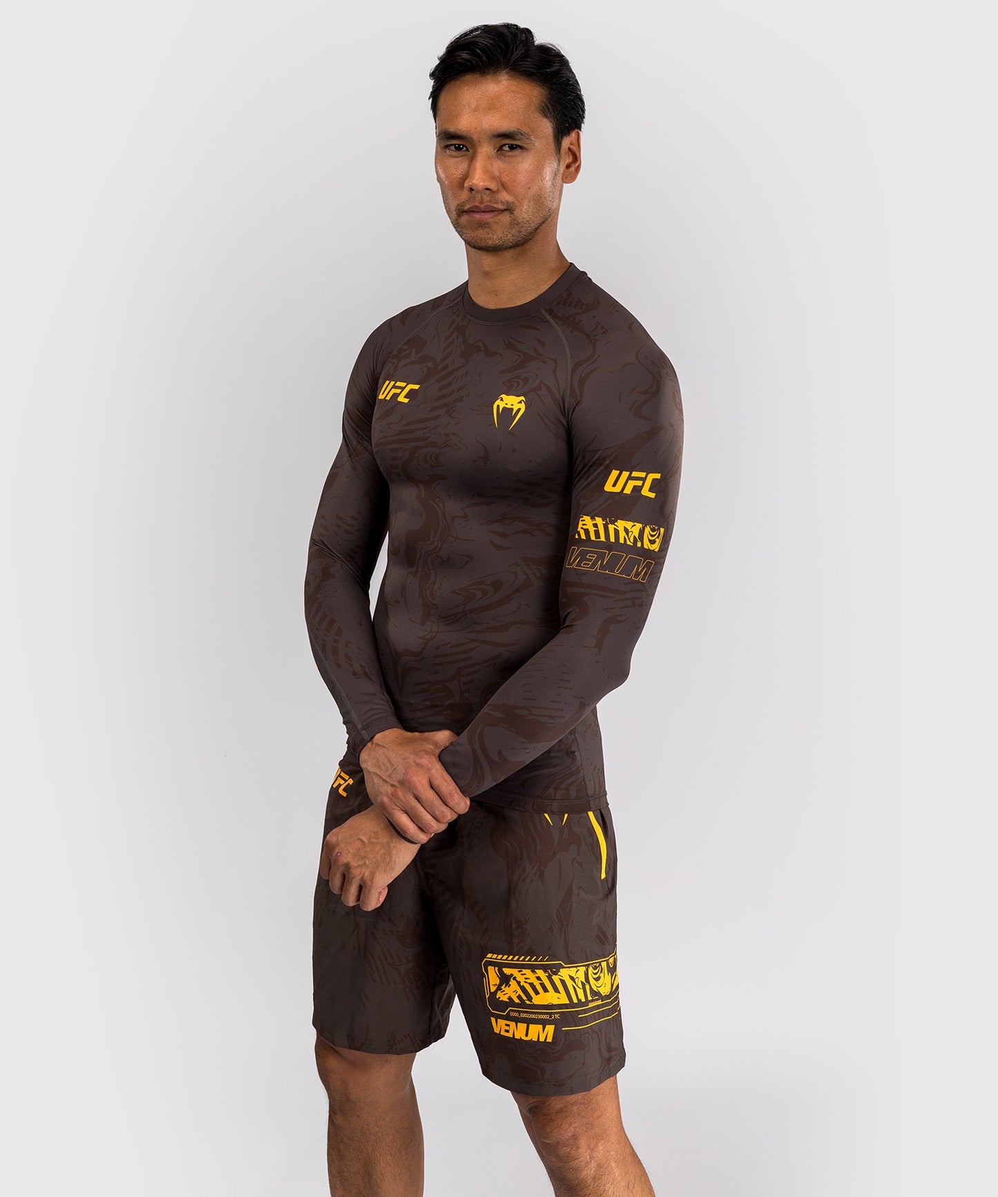UFC Fusion by Venum Fight Week Herren Performance Langarm Rashguard - Erdiges Braun