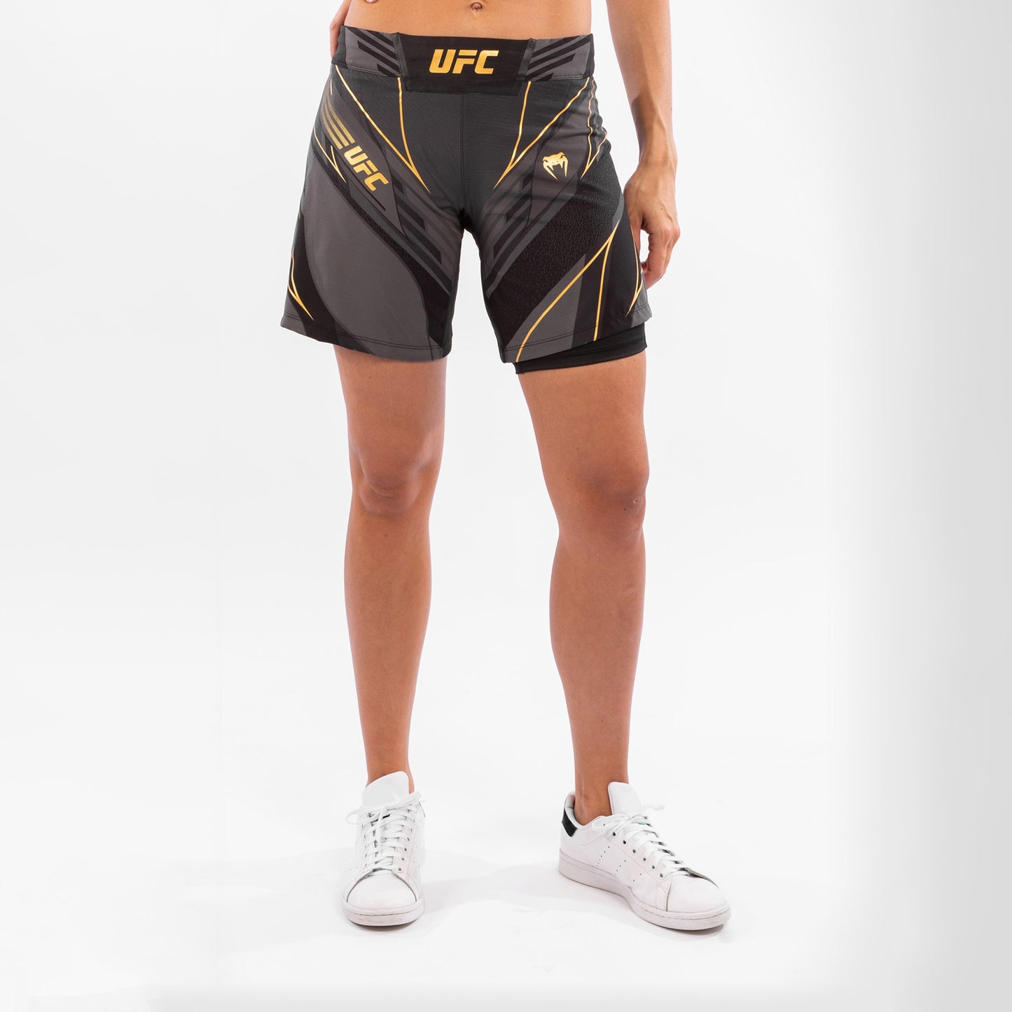 UFC Venum Authentic Fight Night Damen Shorts - Long Fit - Champion