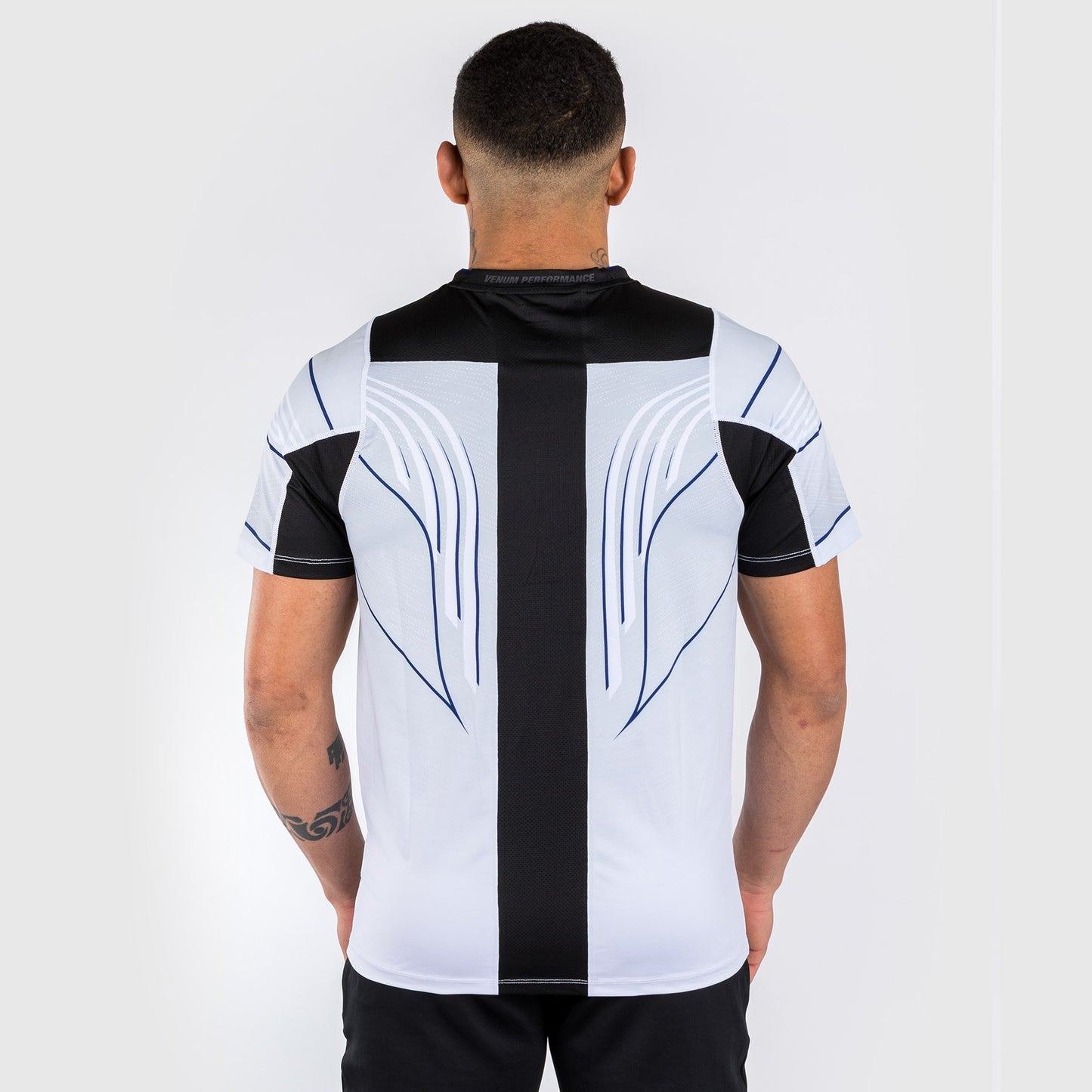 UFC Venum personalisierte authentische Fight Night 2.0 Kit von Venum Herren Walkout Jersey - Midnight Edition - Ice