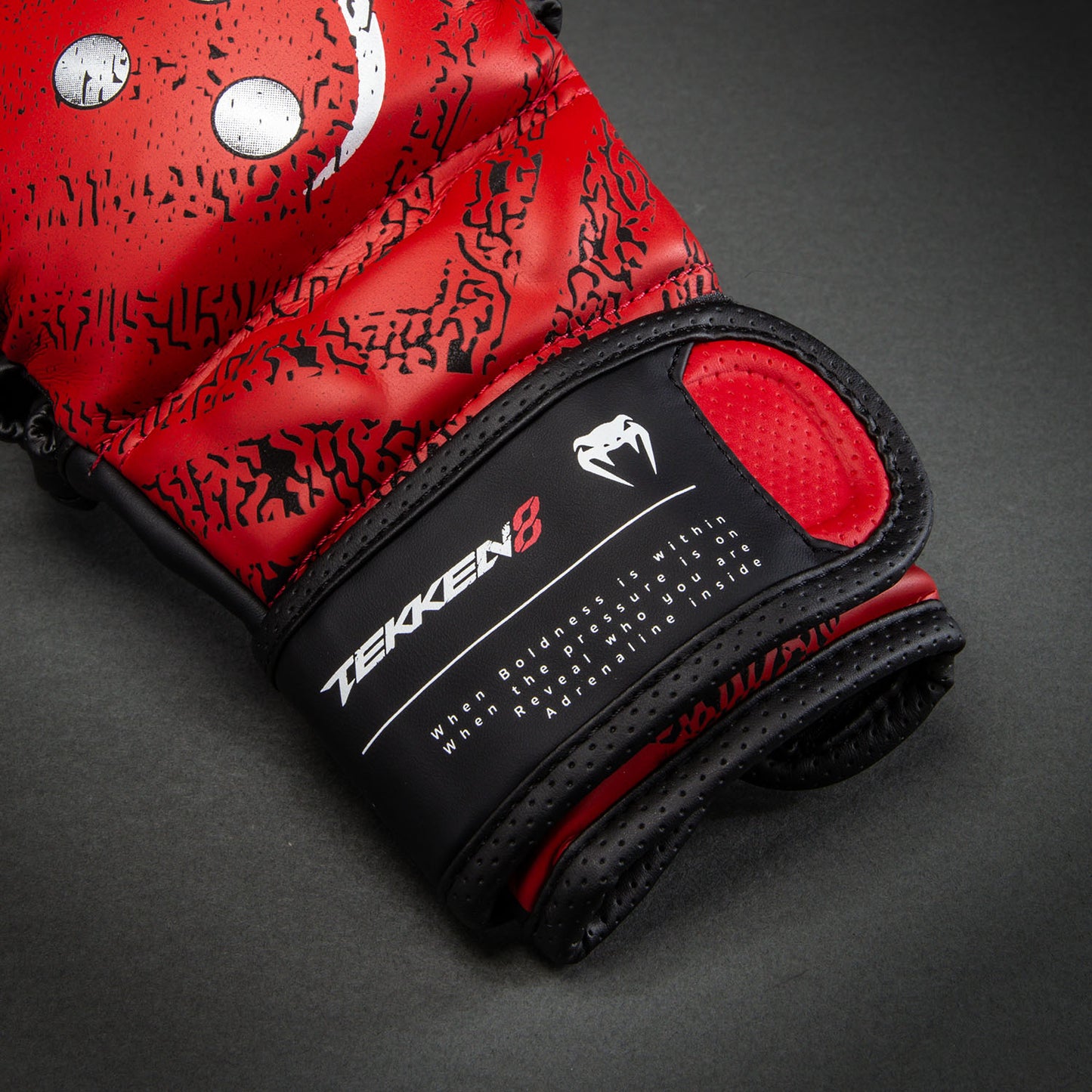 Venum x TEKKEN 8 Sparring Handschuhe - Kazuya - Rot/Schwarz