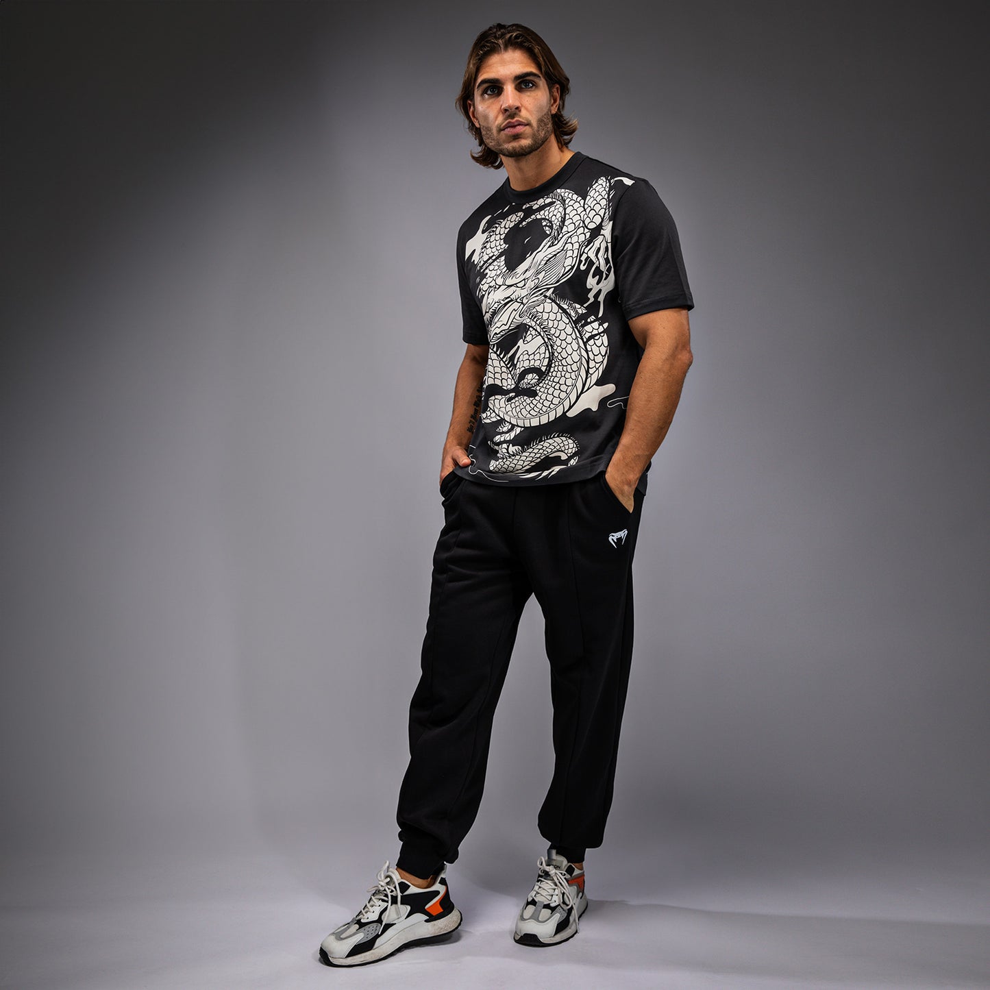 Venum Dragon’s Flight Herren T-Shirt - Anthrazitgrau/Cremeweiß
