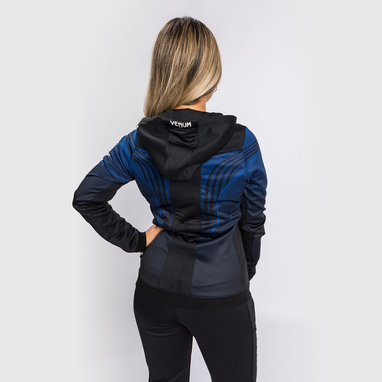 UFC Venum Authentic Fight Night 2.0 Walkout-Hoodie für Frauen – Midnight Edition