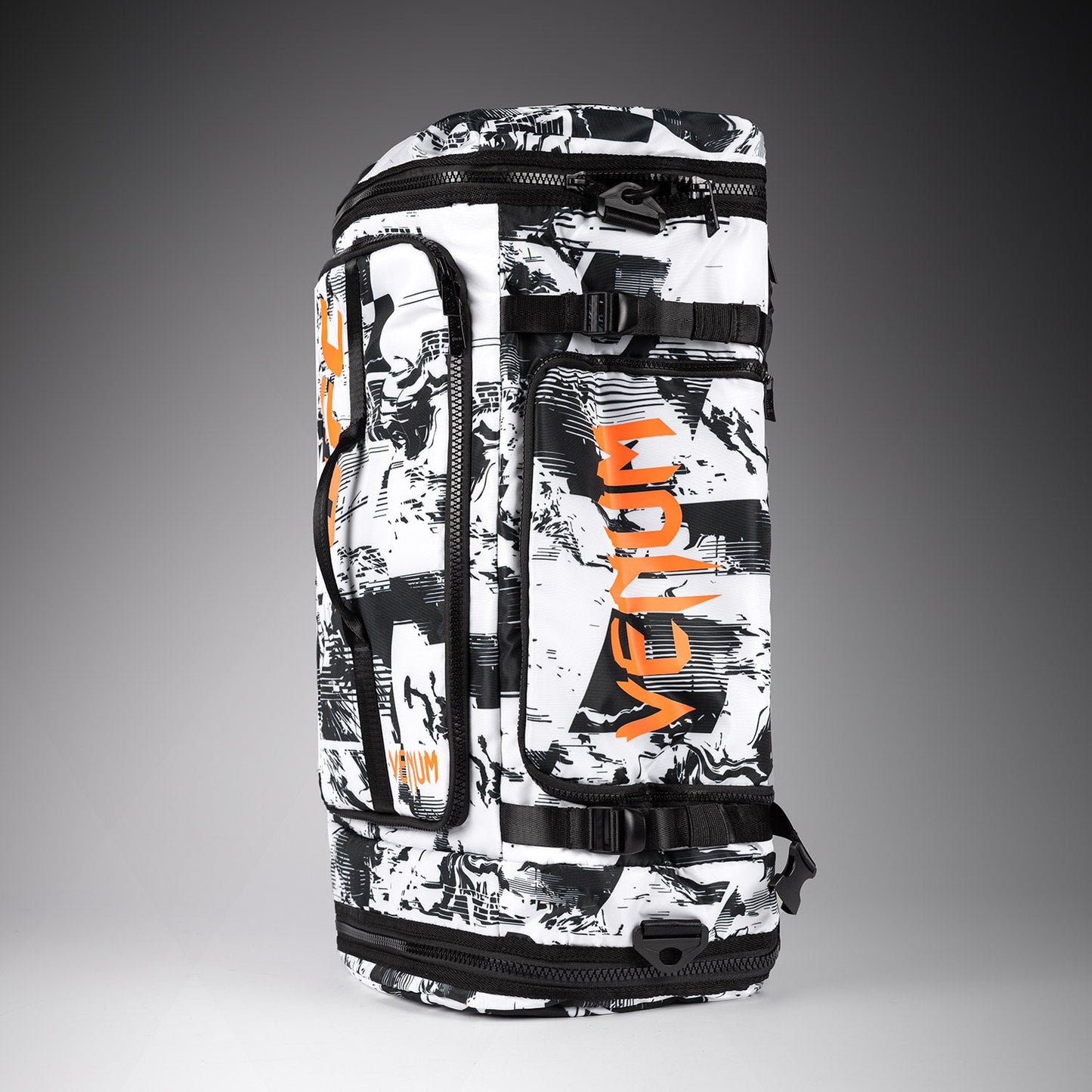 UFC Zenith by Venum Authentic Fight Week Sporttasche - Weiß