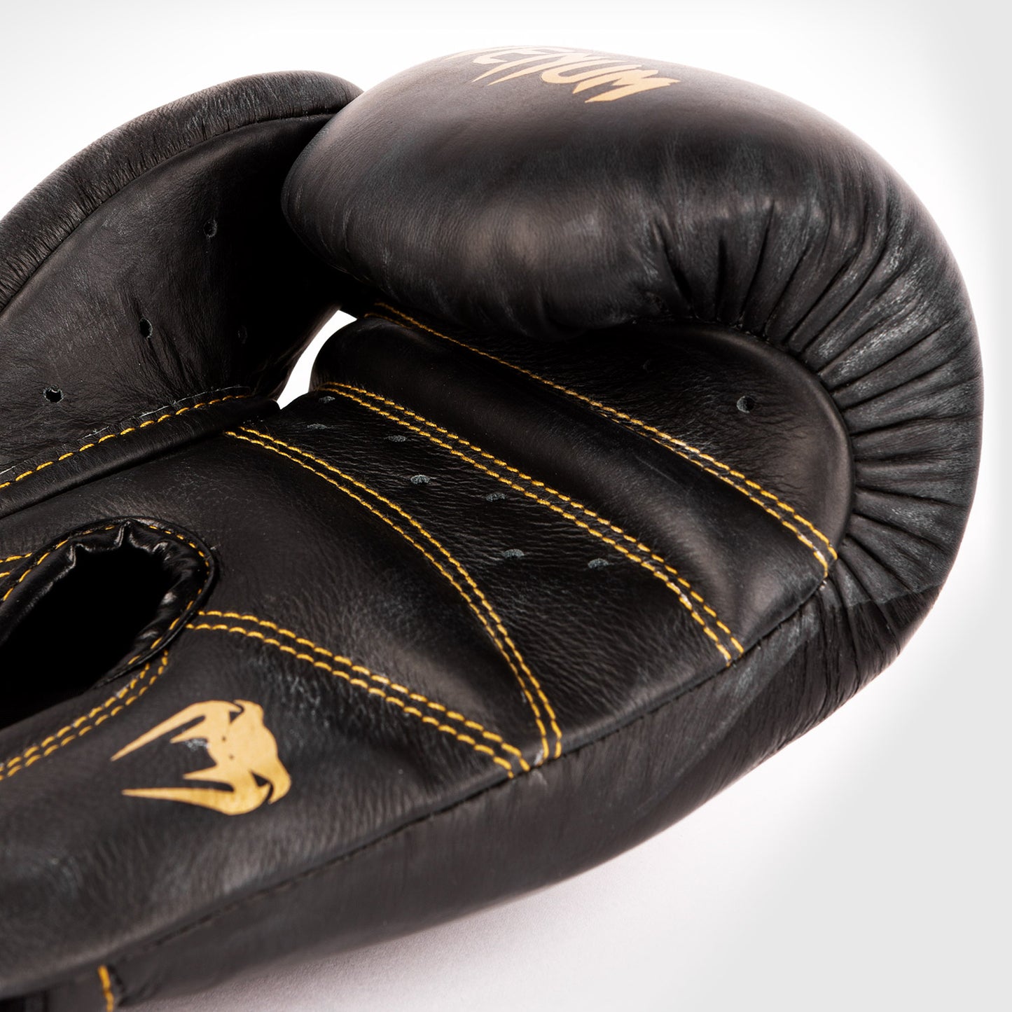 Venum Giant 2.0 professionelle Boxhandschuhe - Klettverschluss - Schwarz/Swcharz-Gold