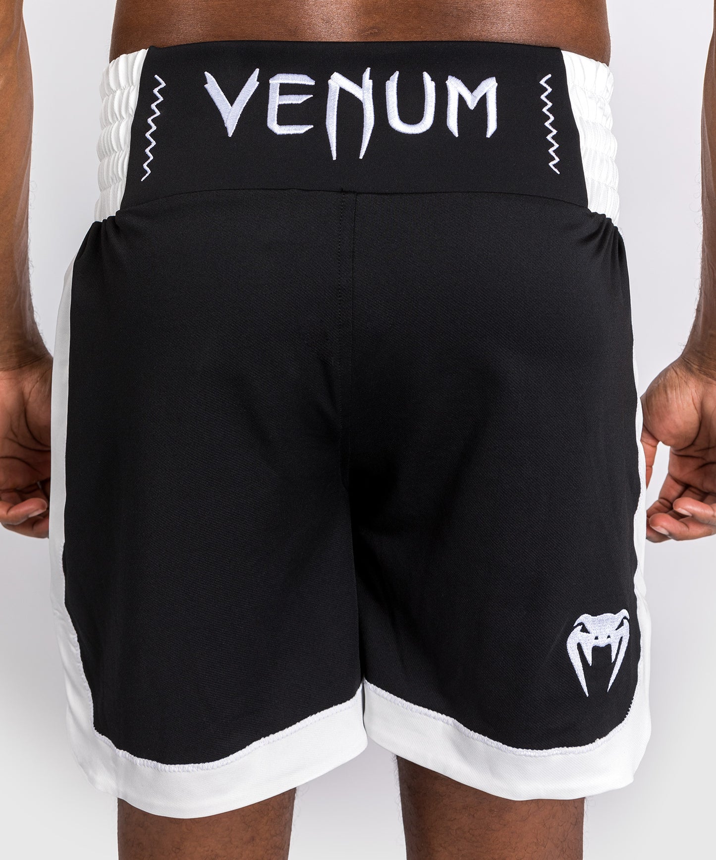 Venum Classic Boxing Shorts - Schwarz/Weiß