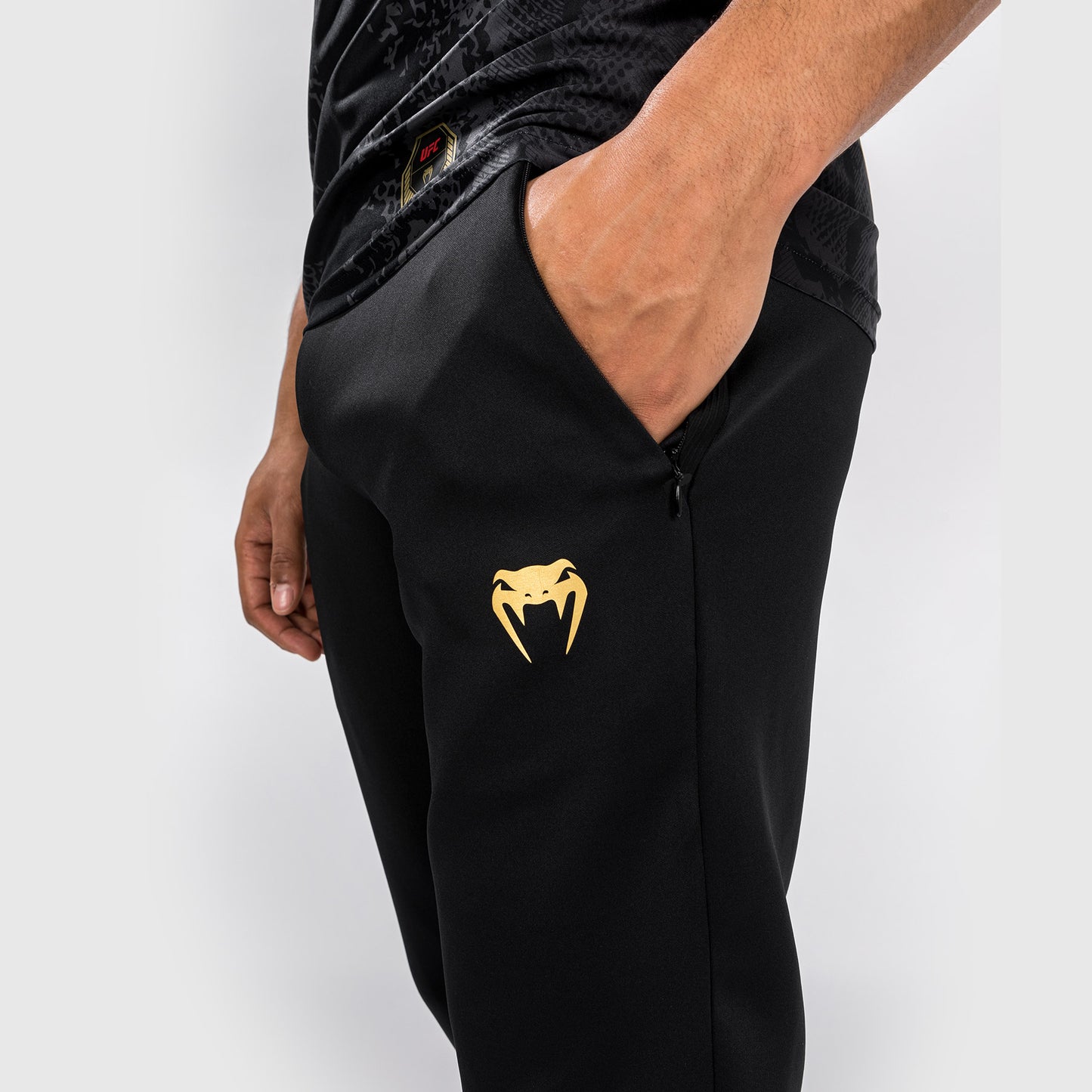 UFC Adrenaline by Venum Authentic Fight Night Herren-Walkout-Hose - Champion