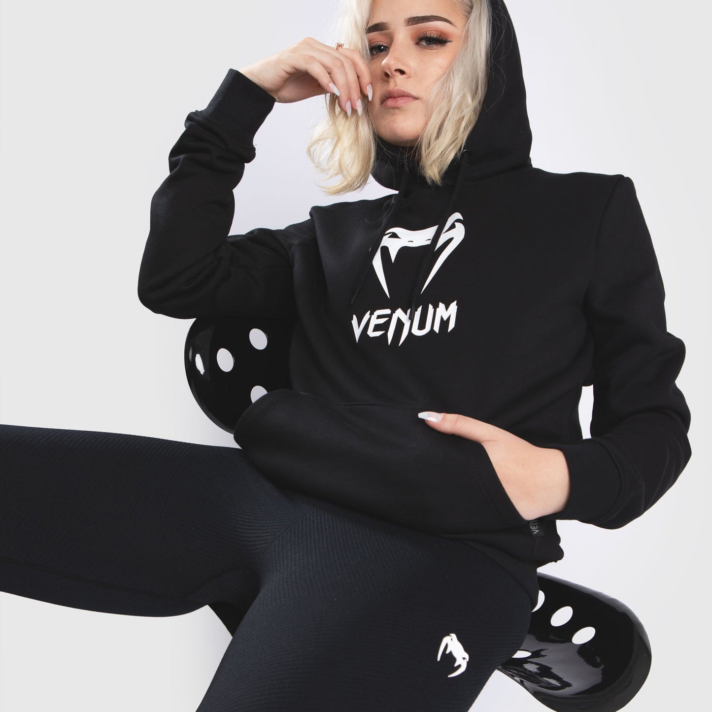 Venum Classic Hooded Sweatshirt – Für Frauen – Schwarz