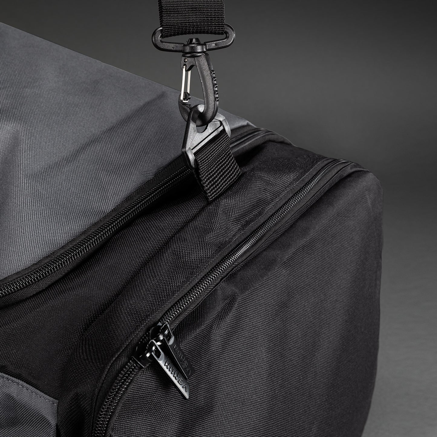 Venum Essential Sporttasche (61 L) - Grau/Schwarz