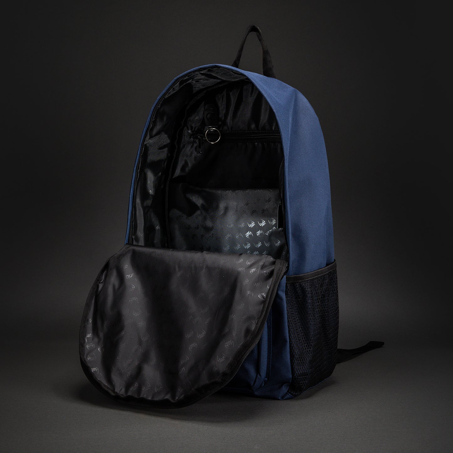 Venum Essential Sporttasche (24 L) - Marineblau