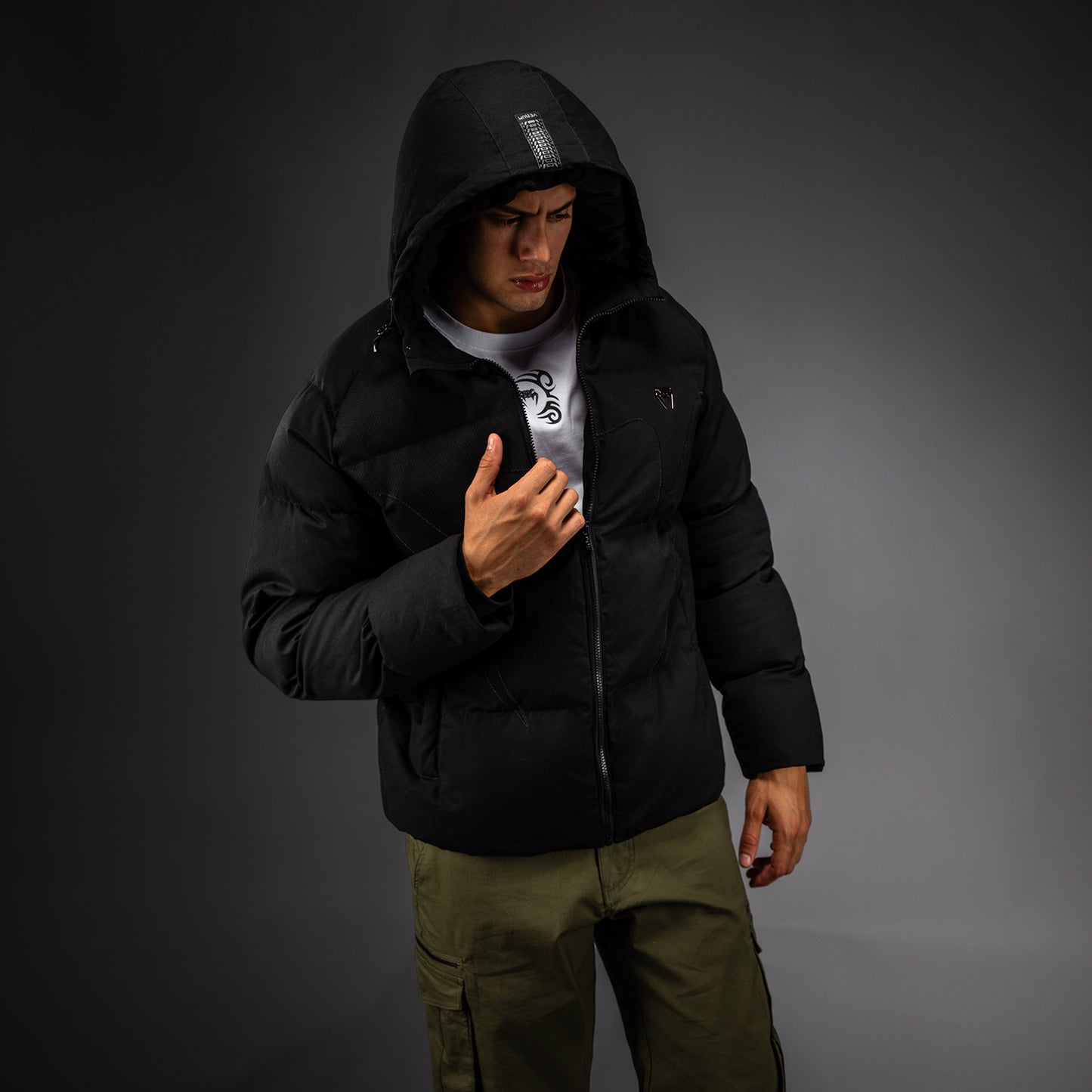 Venum Attack Urban Gi Daunenjacke – Schwarz