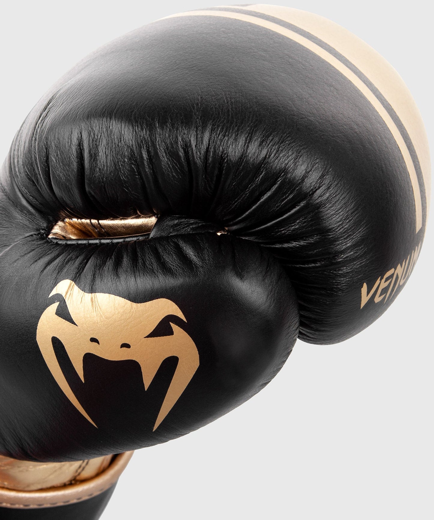 Venum Shield professionelle Boxhandschuhe - Klettverschluss