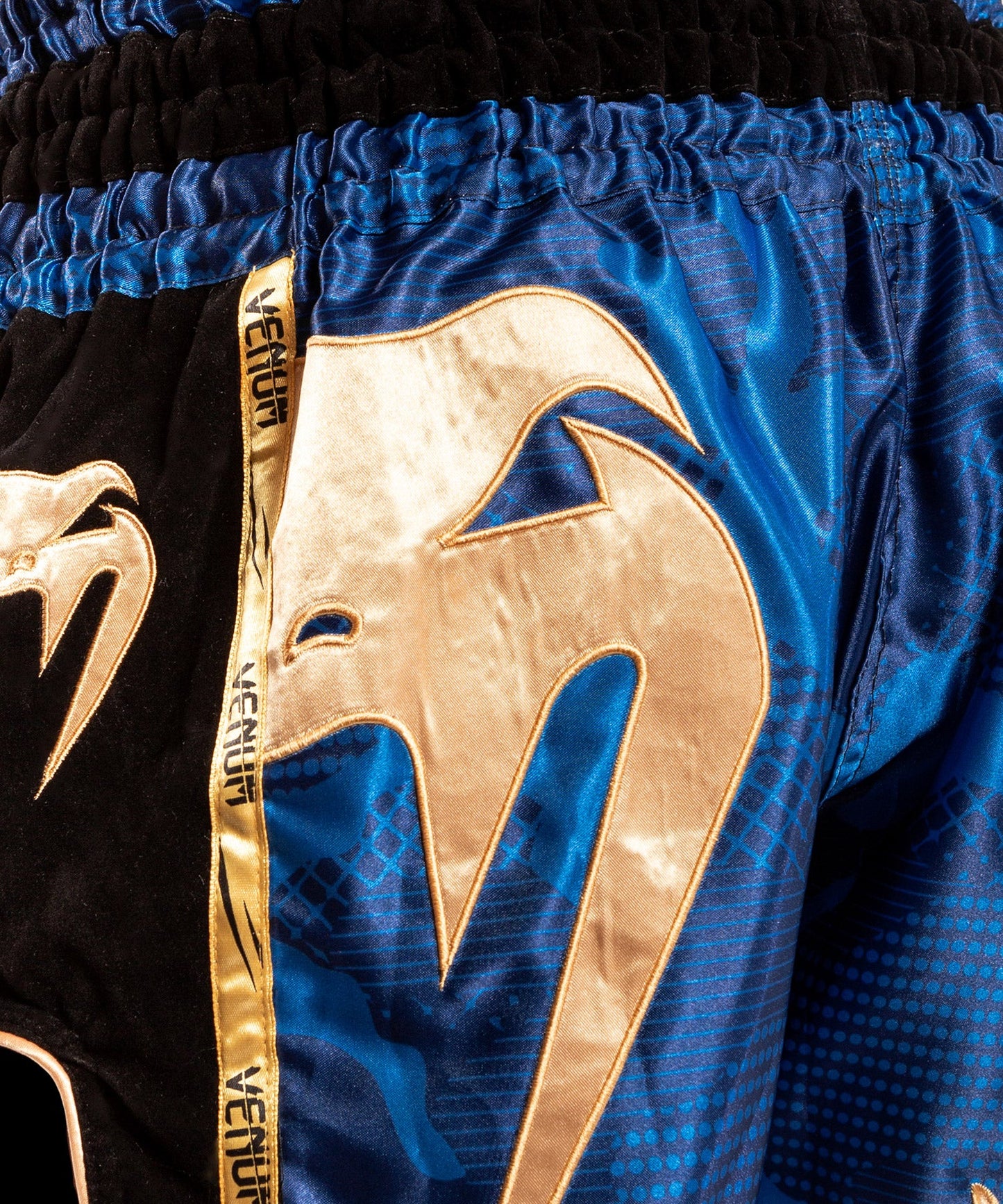 Muay Thai Shorts Venum Giant Camo - Blau/Gold