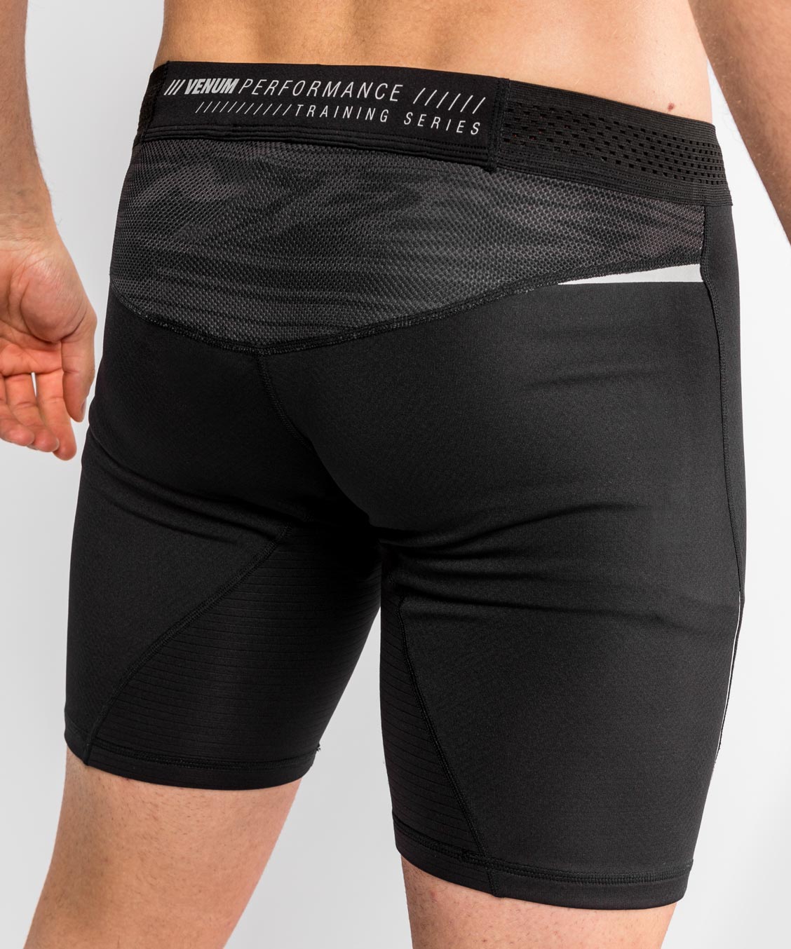 Venum Tempest 2.0 Vale Tudo Shorts : Schwarz / Grau