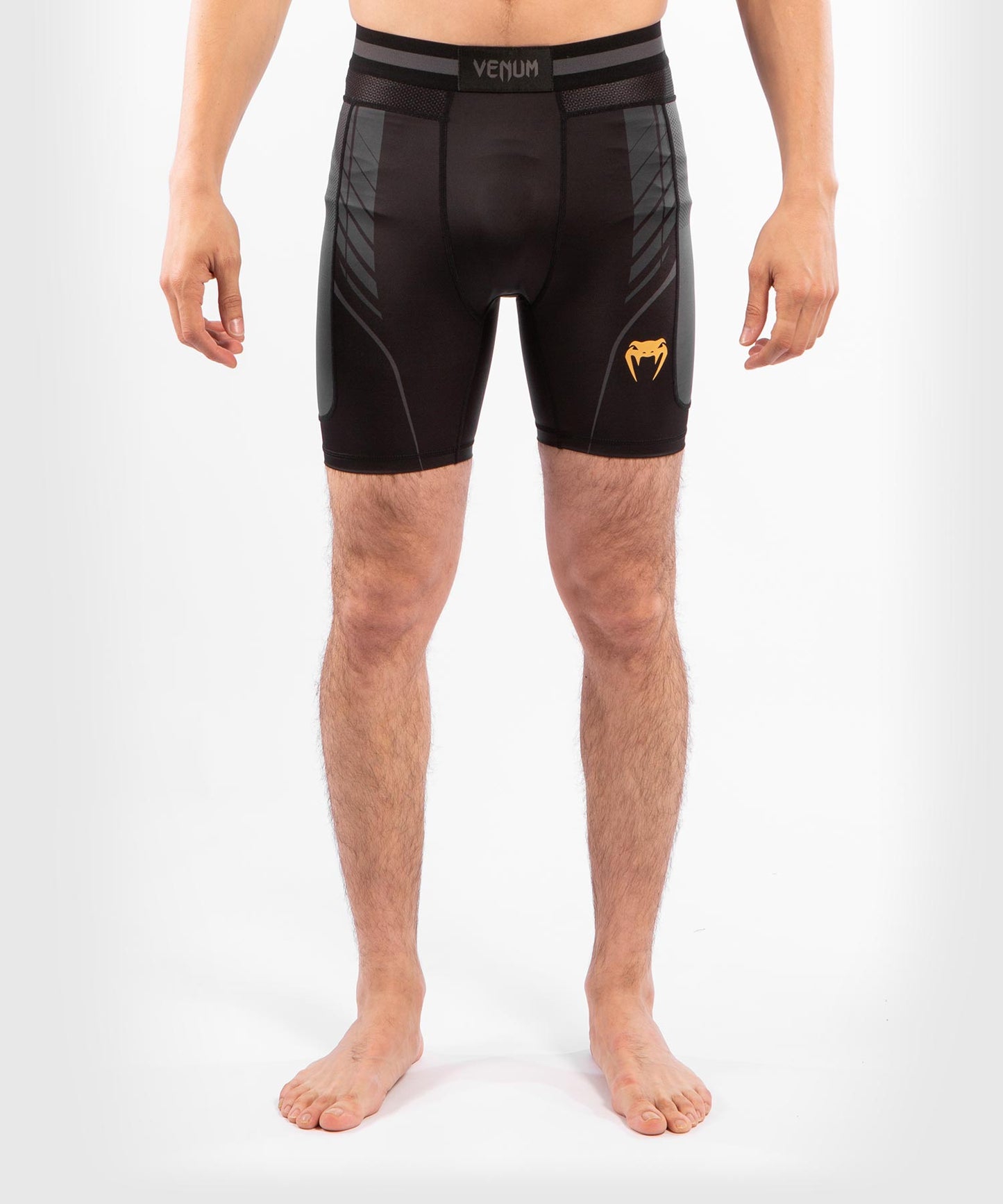 Venum Athletics Vale Tudo Shorts - Schwarz/Gold