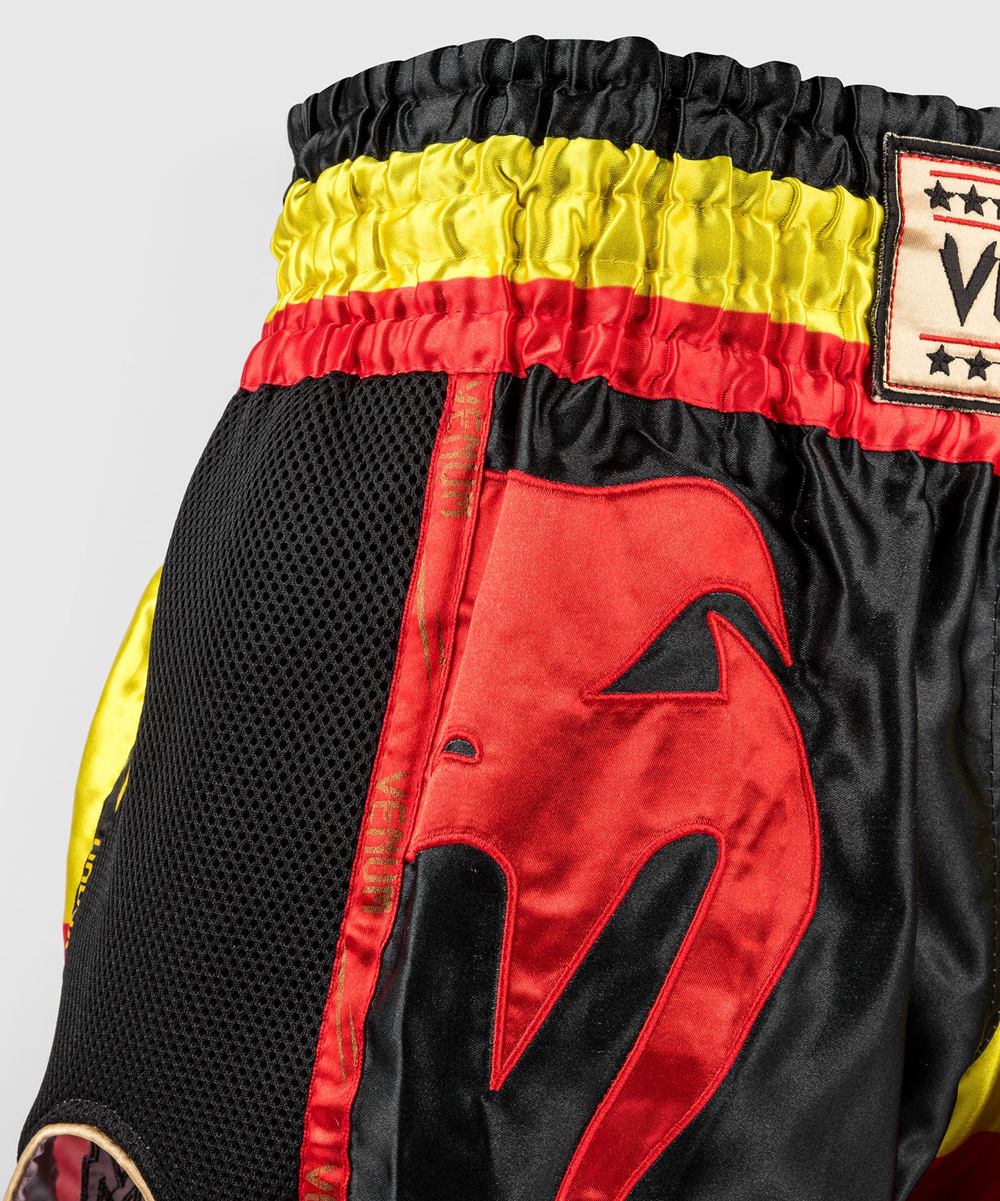 Venum MT Flags Muay Thai Shorts - Deutschland