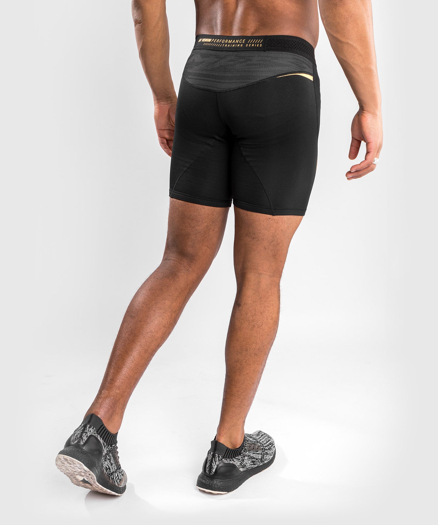 Venum Tempest 2.0 Vale Tudo Shorts :  Schwarz / Gold