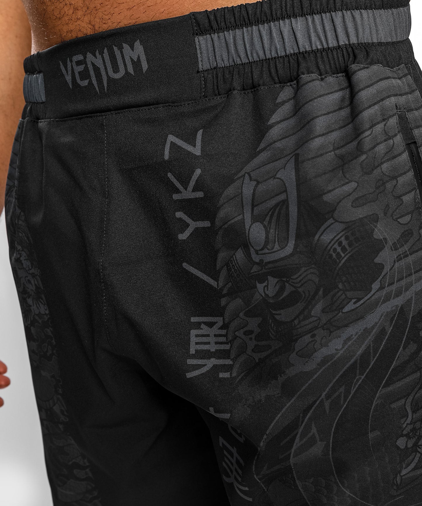 Venum YKZ21 Sportshorts - Schwarz/Schwarz