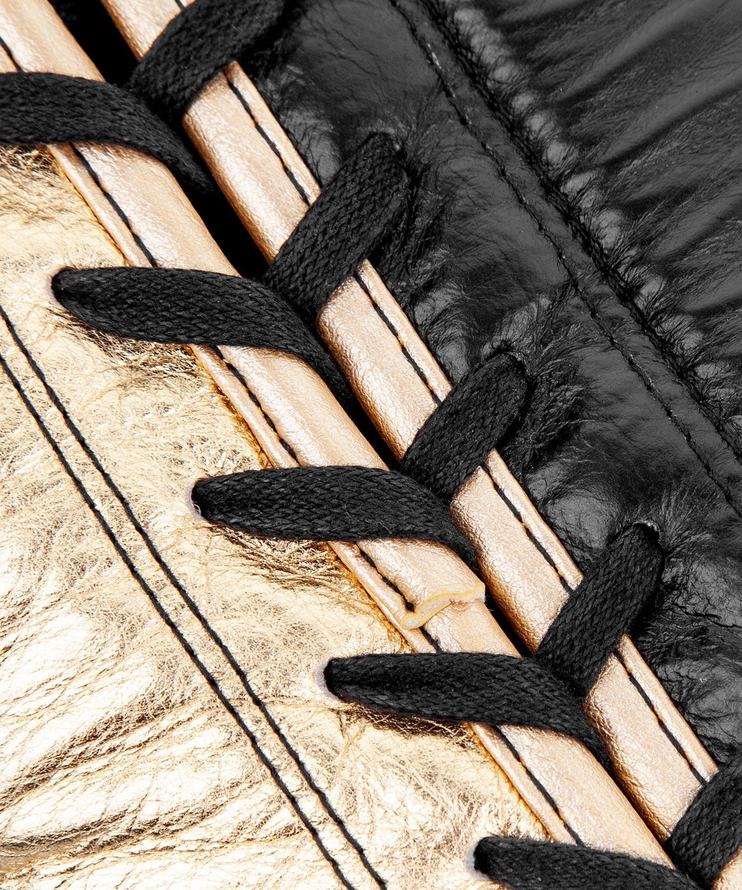 Venum HAMMER professionelle Boxhandschuhe - MIT SCHNÜRUNG - Schwarz/Gold