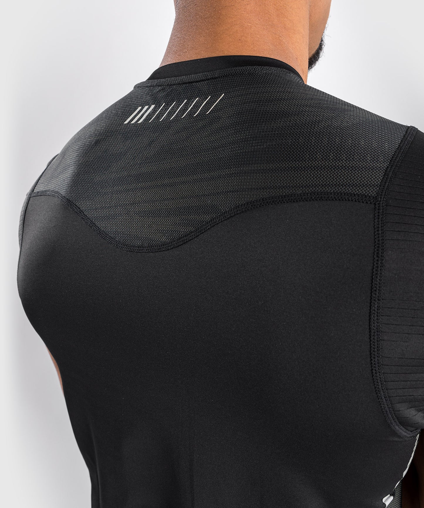 Venum Tempest 2.0 Dry Tech T-shirt : Schwarz / Grau