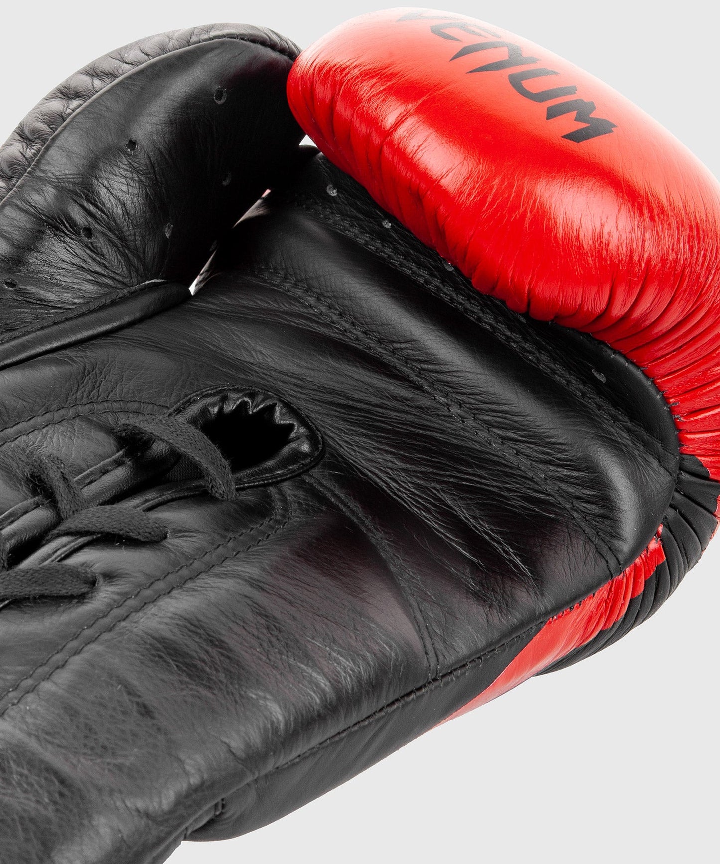 Venum HAMMER professionelle Boxhandschuhe - MIT SCHNÜRUNG - Schwarz/Rot