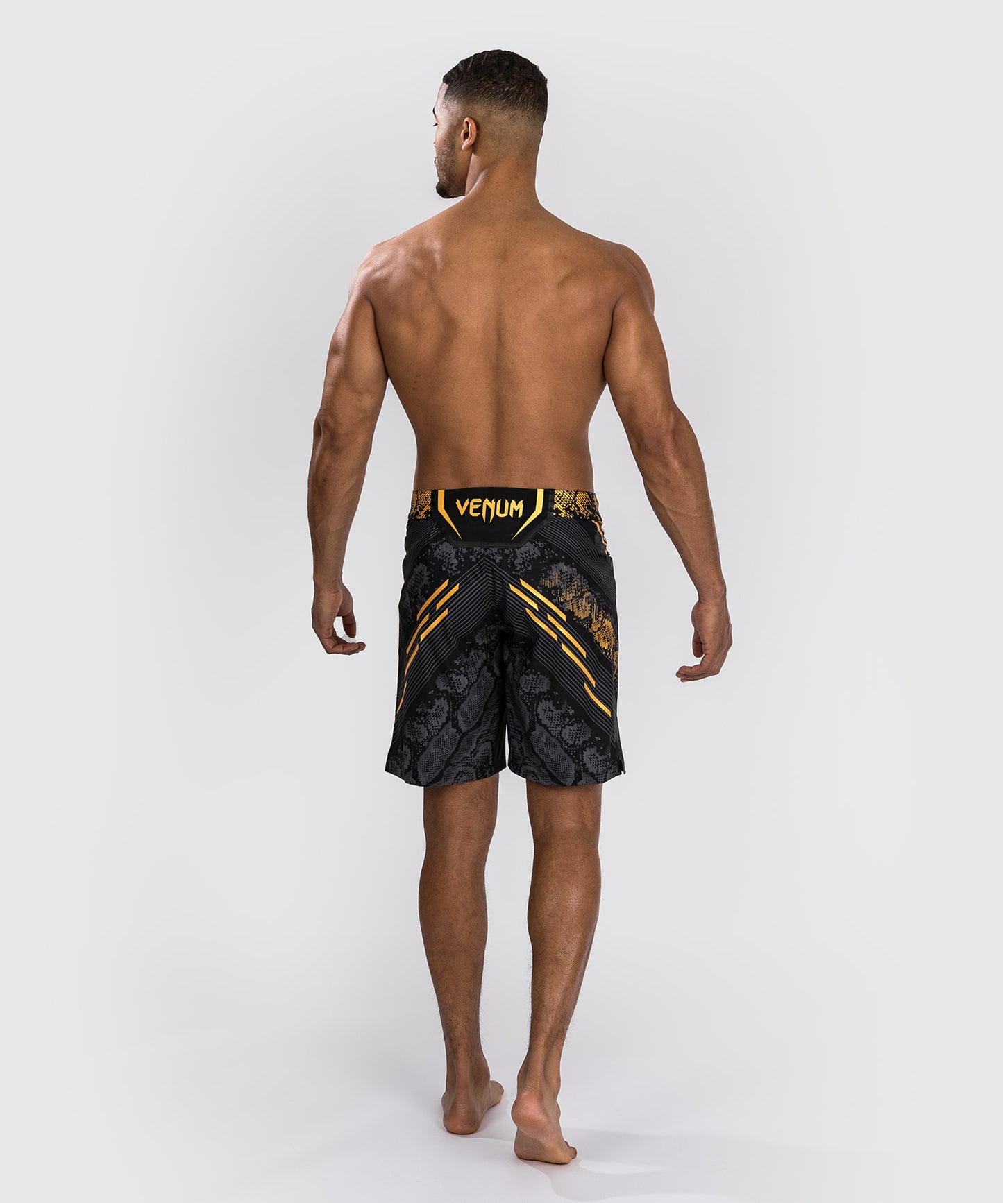 UFC Adrenaline by Venum Authentic Fight Night Fight Short für Männer - Long Fit  - Champion