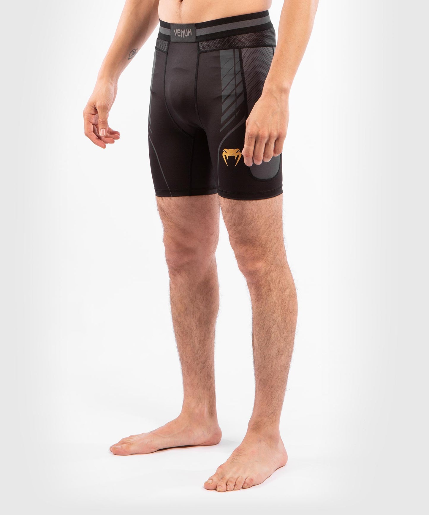 Venum Athletics Vale Tudo Shorts - Schwarz/Gold