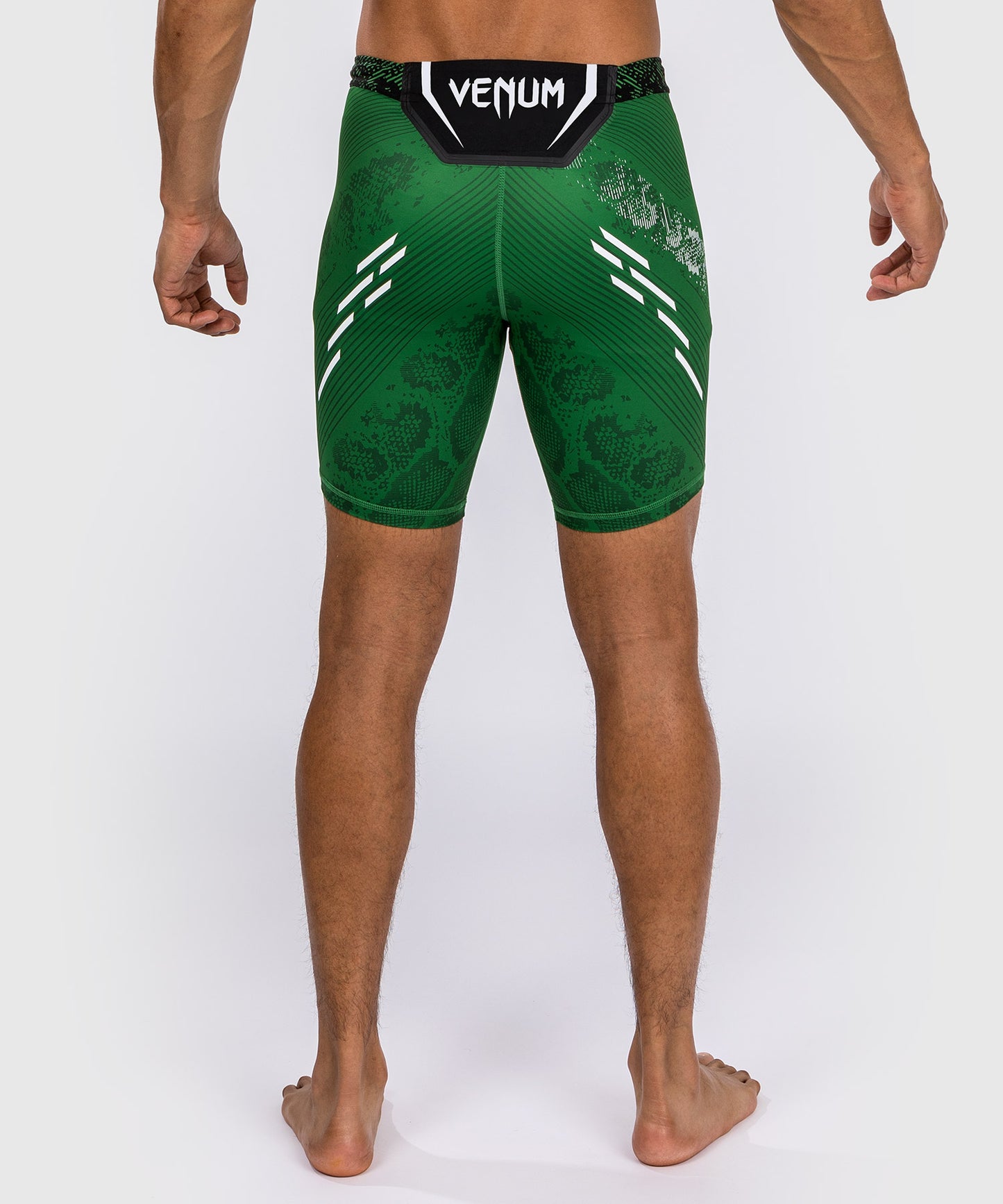 UFC Adrenaline by Venum Authentic Fight Night Vale Tudo Short für Männer - Grün